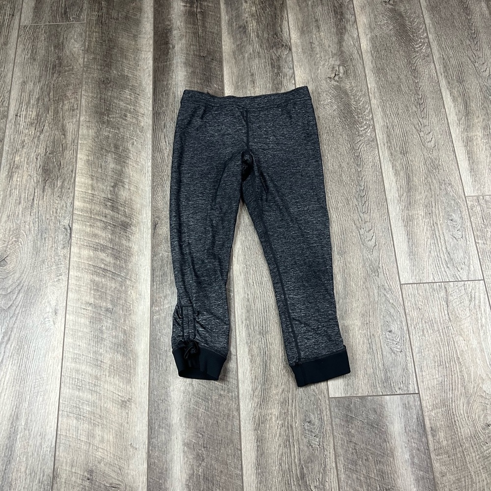 Lululemon Grey Cropped Leggings‎